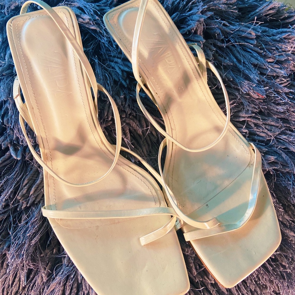 Zara Sandals. White- Size 39 (Fits like a 8.5)